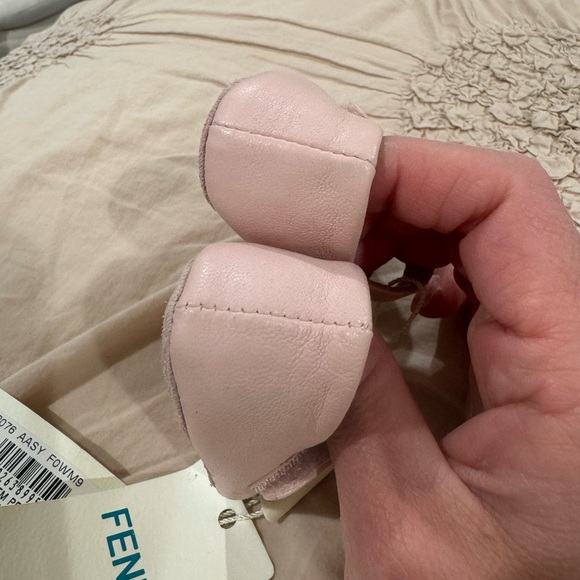 Fendi Baby Pink Bear Logo Baby Shoes - Picture 7 of 11